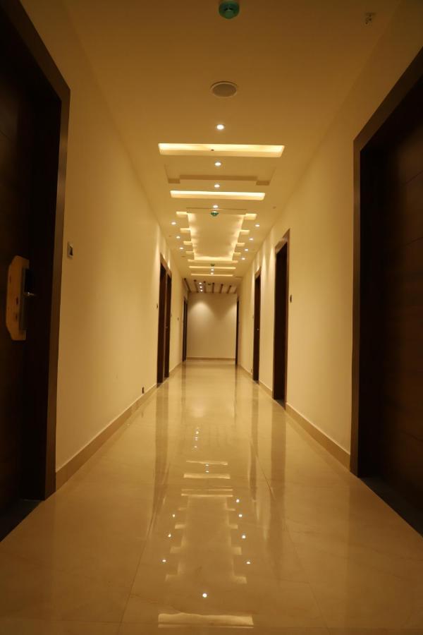 Hotel Emperio Grand Lucknow Zewnętrze zdjęcie