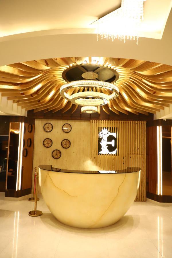 Hotel Emperio Grand Lucknow Zewnętrze zdjęcie