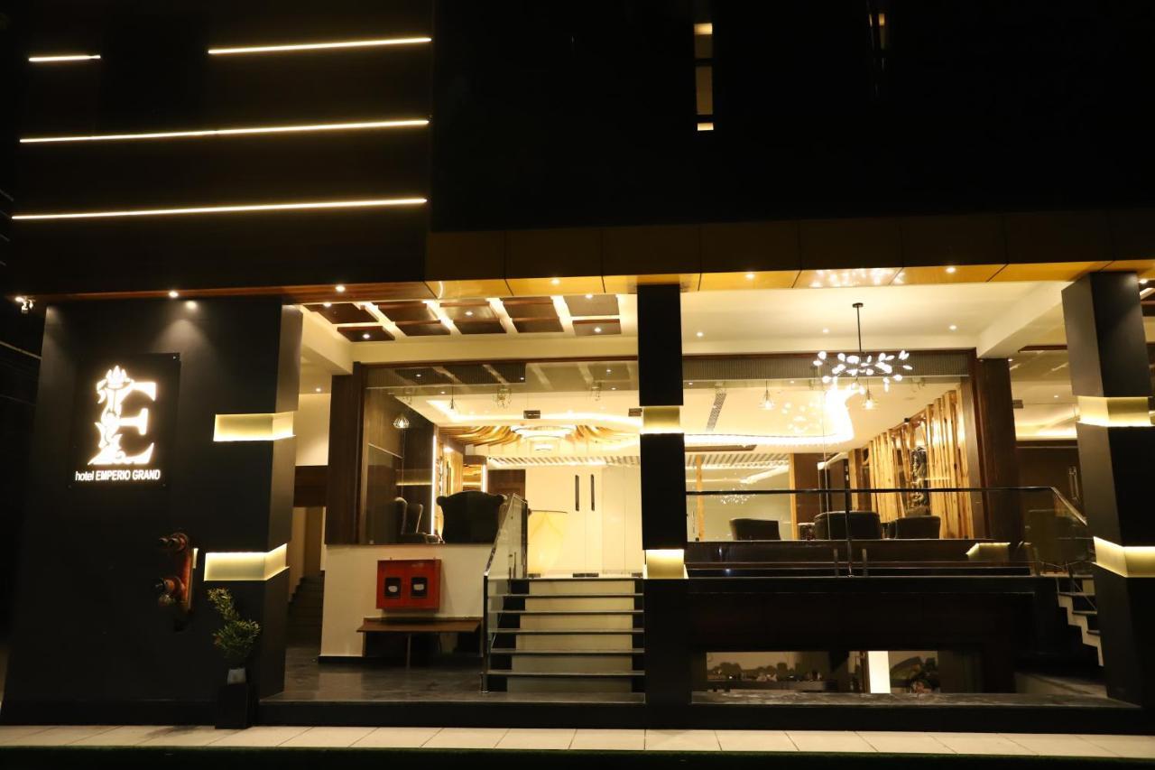 Hotel Emperio Grand Lucknow Zewnętrze zdjęcie