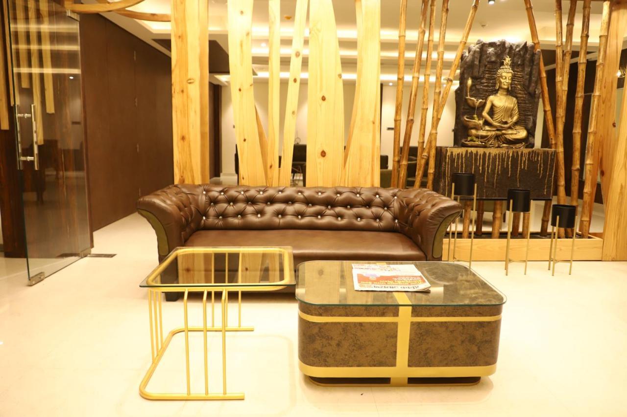 Hotel Emperio Grand Lucknow Zewnętrze zdjęcie
