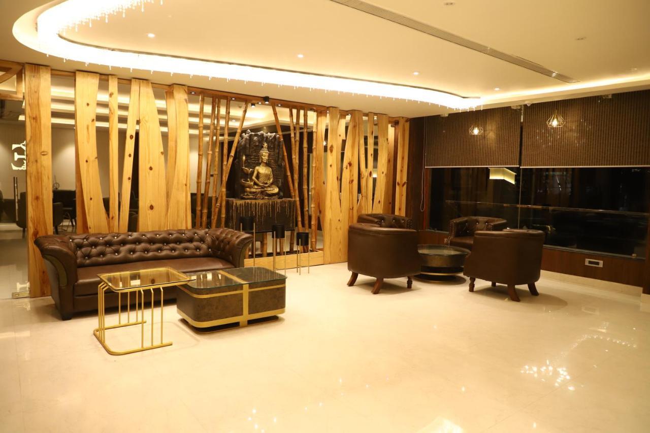 Hotel Emperio Grand Lucknow Zewnętrze zdjęcie