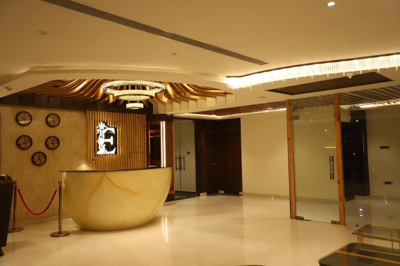 Hotel Emperio Grand Lucknow Zewnętrze zdjęcie